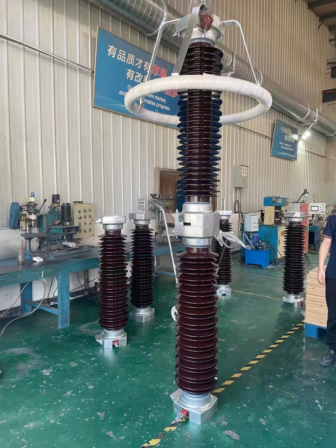 35kv~220kv瓷外套避雷器(圖1) 1-220H2112S24U.png